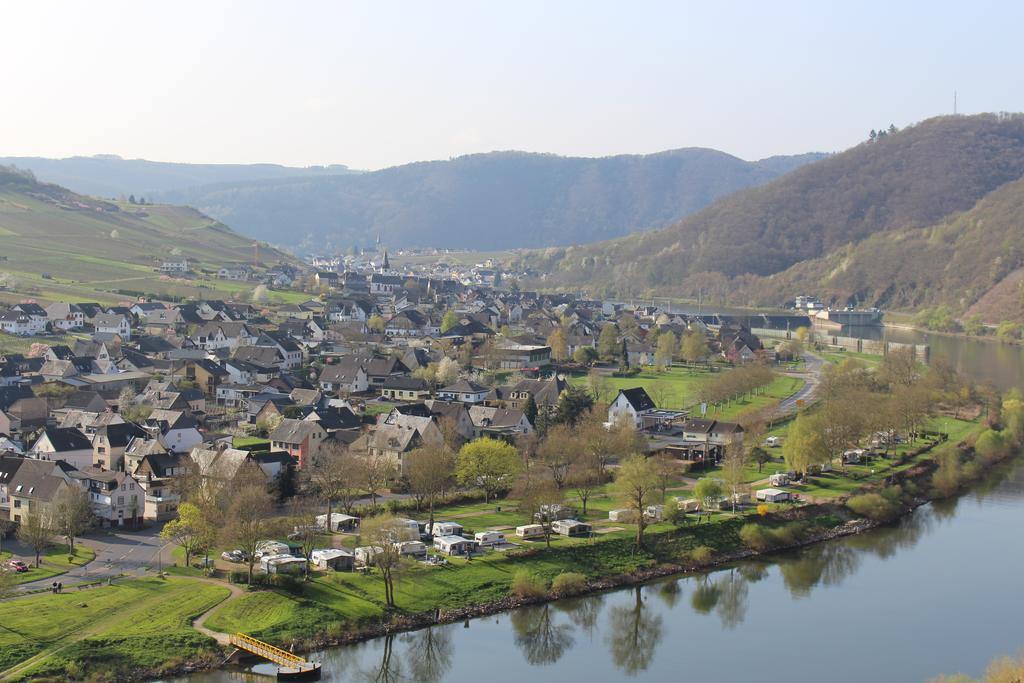 Ferienwohnungen Am Bruttiger Moselsteig 外观 照片