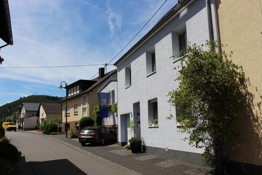 Ferienwohnungen Am Bruttiger Moselsteig 外观 照片