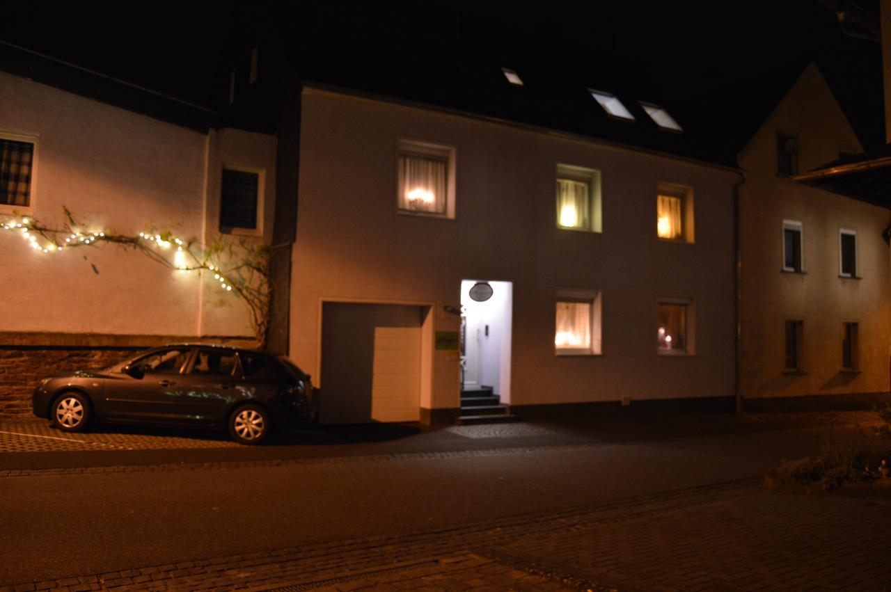 Ferienwohnungen Am Bruttiger Moselsteig 外观 照片